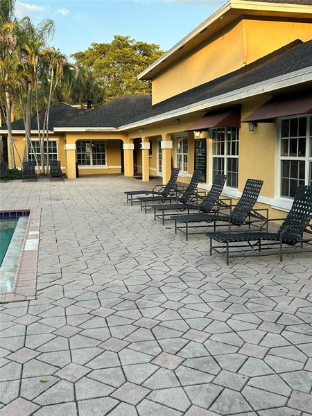 4045 W Mcnab Road Pompano Beach FL 33069