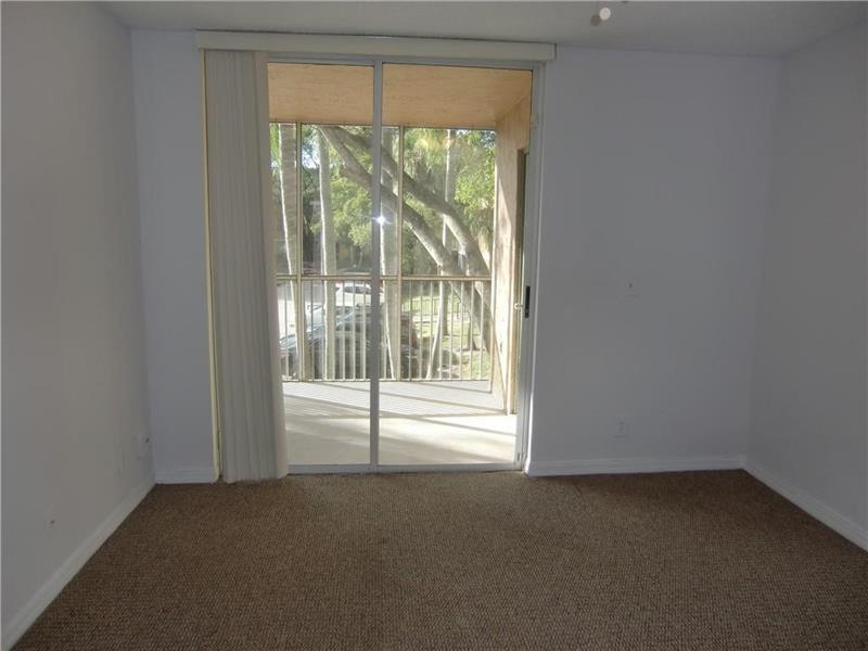 4045 W Mcnab Road Pompano Beach FL 33069