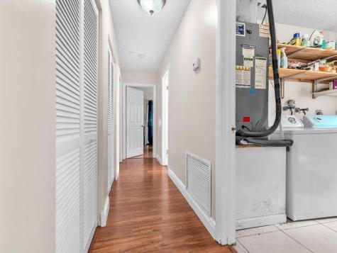 6171 SW 6th Margate FL 33068