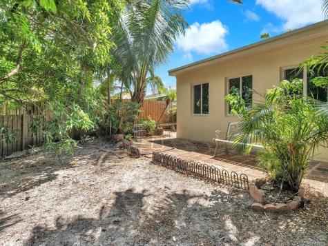 6171 SW 6th Margate FL 33068