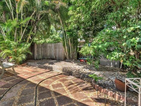 6171 SW 6th Margate FL 33068