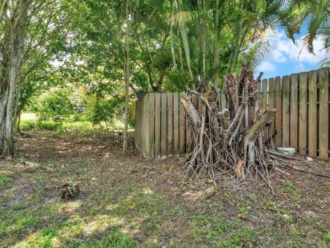 6171 SW 6th Margate FL 33068