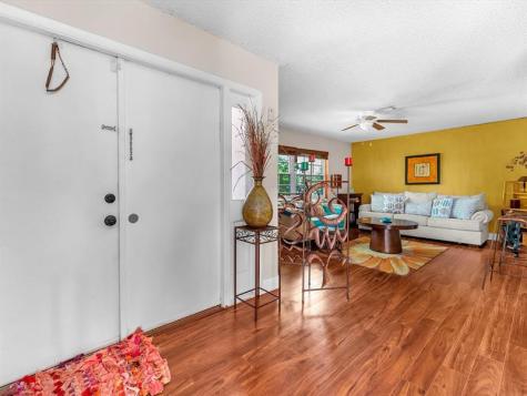 6171 SW 6th Margate FL 33068