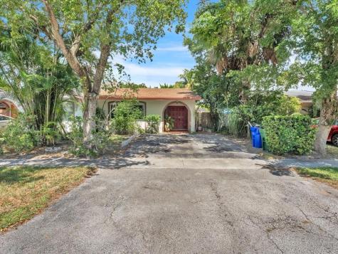 6171 SW 6th Margate FL 33068