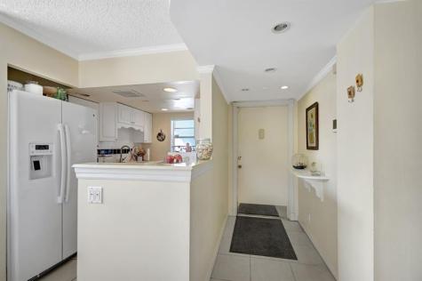 689 NE 6th Court Boynton Beach FL 33435