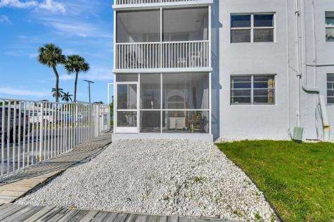 689 NE 6th Court Boynton Beach FL 33435