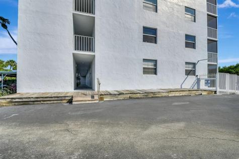 689 NE 6th Court Boynton Beach FL 33435