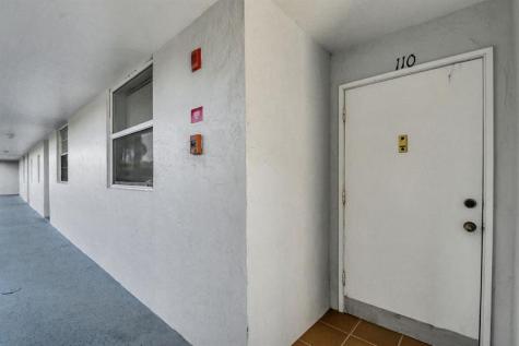 689 NE 6th Court Boynton Beach FL 33435