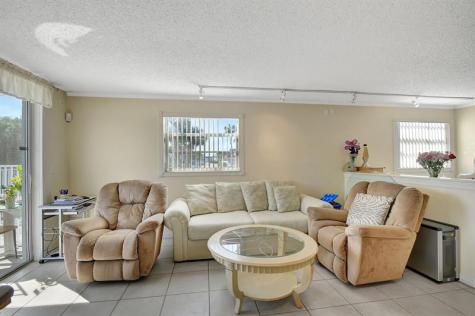 689 NE 6th Court Boynton Beach FL 33435