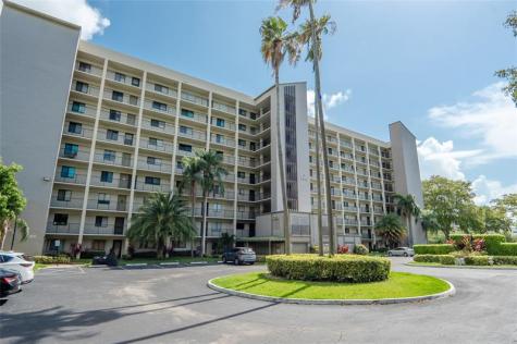 2205 S Cypress Bend Drive Pompano Beach FL 33069