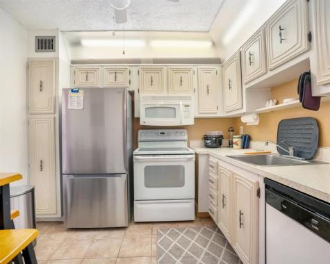 2851 Somerset Drive Lauderdale Lakes FL 33311