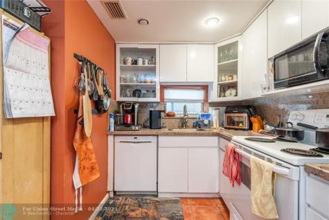 820 S Hollybrook Drive Pembroke Pines FL 33025