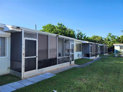 2213 Lincoln Street Hollywood FL 33020