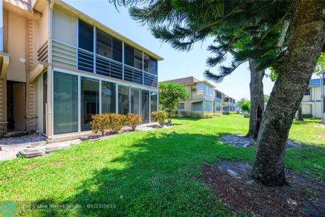 633 Brittany N Delray Beach FL 33446