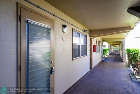 633 Brittany N Delray Beach FL 33446