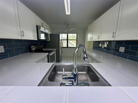 7673 Tahiti Lane Lake Worth FL 33467