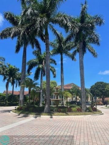 201 Villa Circle Boynton Beach FL 33435
