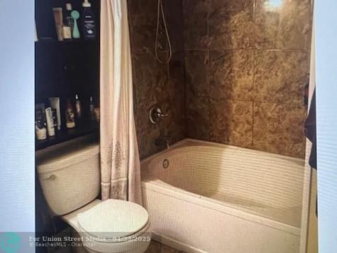 201 Villa Circle Boynton Beach FL 33435