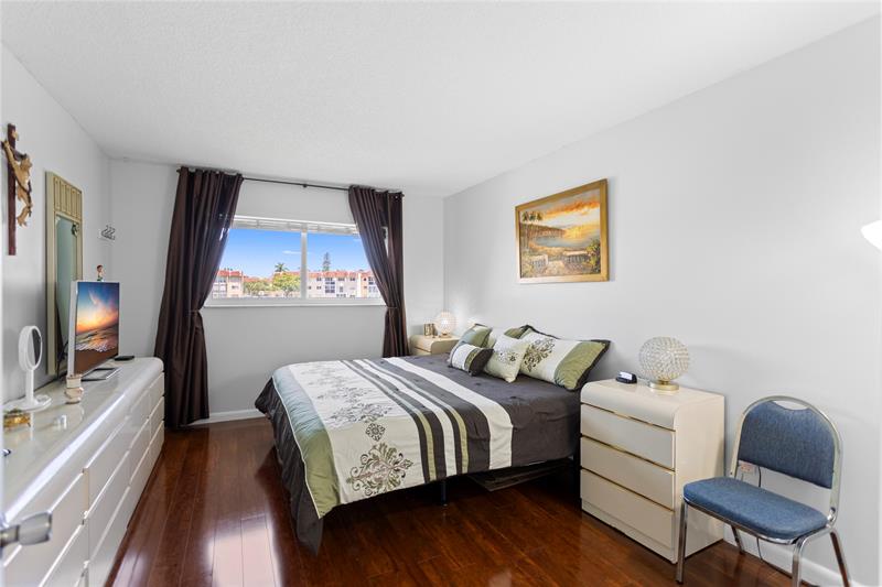 2801 N Pine Island Road Sunrise FL 33322