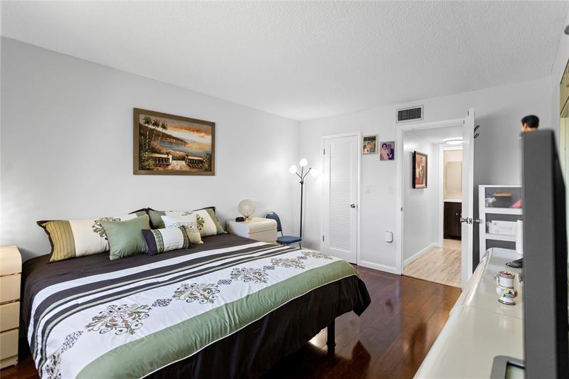 2801 N Pine Island Road Sunrise FL 33322