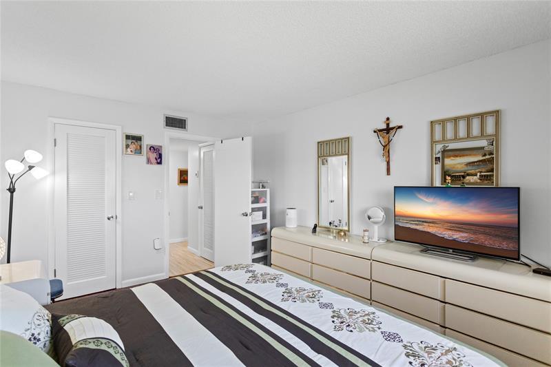 2801 N Pine Island Road Sunrise FL 33322