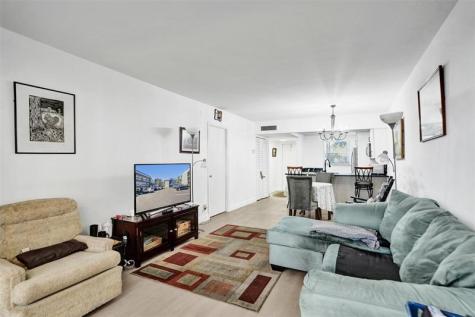 3120 Holiday Springs Boulevard Margate FL 33063