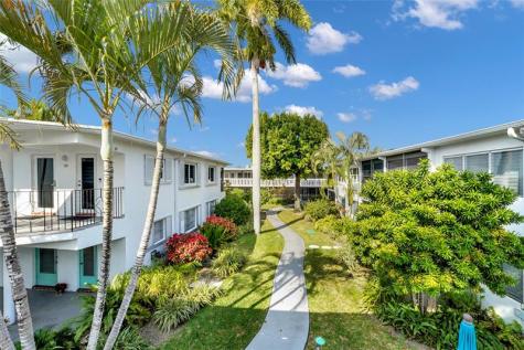 2161 NE 42nd Court Lighthouse Point FL 33064