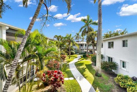 2161 NE 42nd Court Lighthouse Point FL 33064
