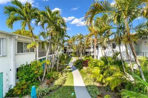 2161 NE 42nd Court Lighthouse Point FL 33064