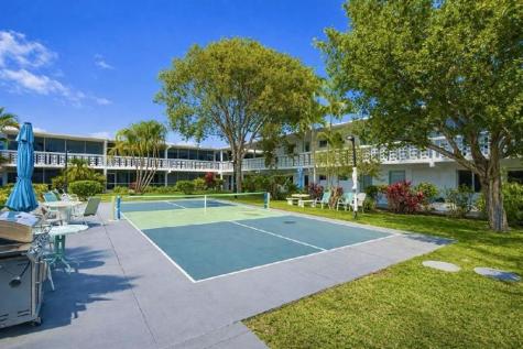 2161 NE 42nd Court Lighthouse Point FL 33064