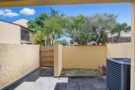 7793 Grande Street Sunrise FL 33351