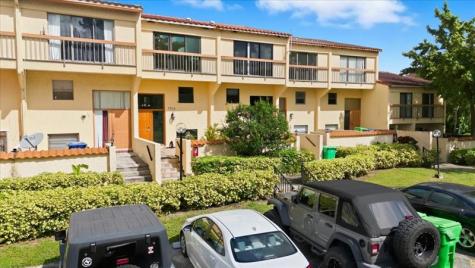 7793 Grande Street Sunrise FL 33351