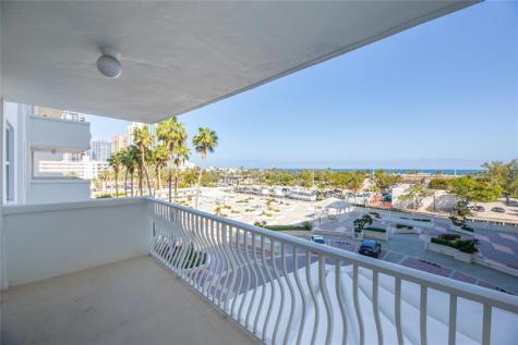 1 Las Olas Circle Fort Lauderdale FL 33316