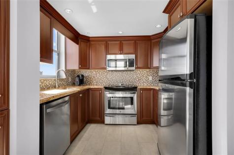 1010 S Ocean Boulevard Pompano Beach FL 33062