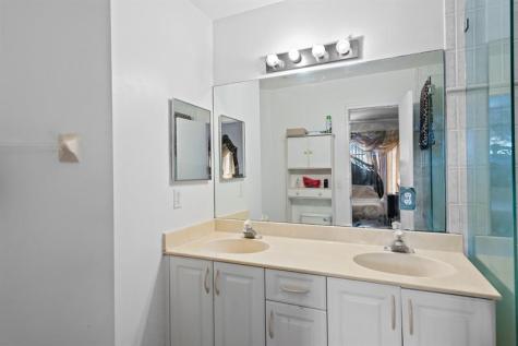 8940 NW 38th Drive Coral Springs FL 33065