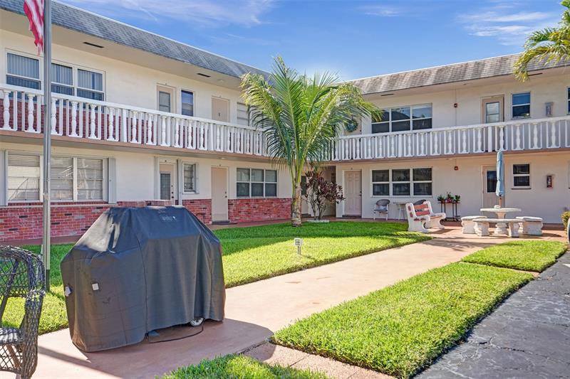 1501 N 12th Court Hollywood FL 33019