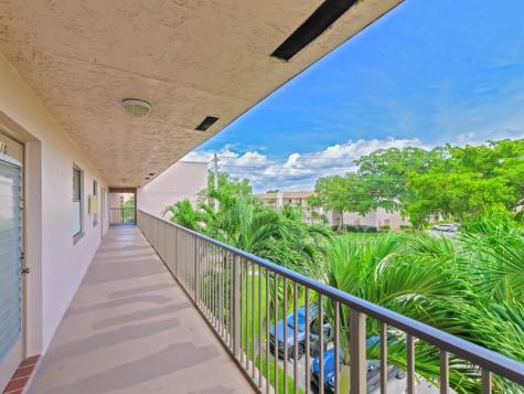 10402 Sunrise Lakes Boulevard Sunrise FL 33322