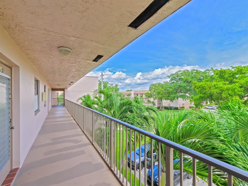 10402 Sunrise Lakes Boulevard Sunrise FL 33322