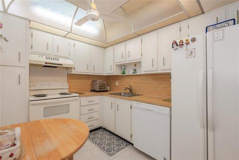 1100 Sant Charles Place Pembroke Pines FL 33026