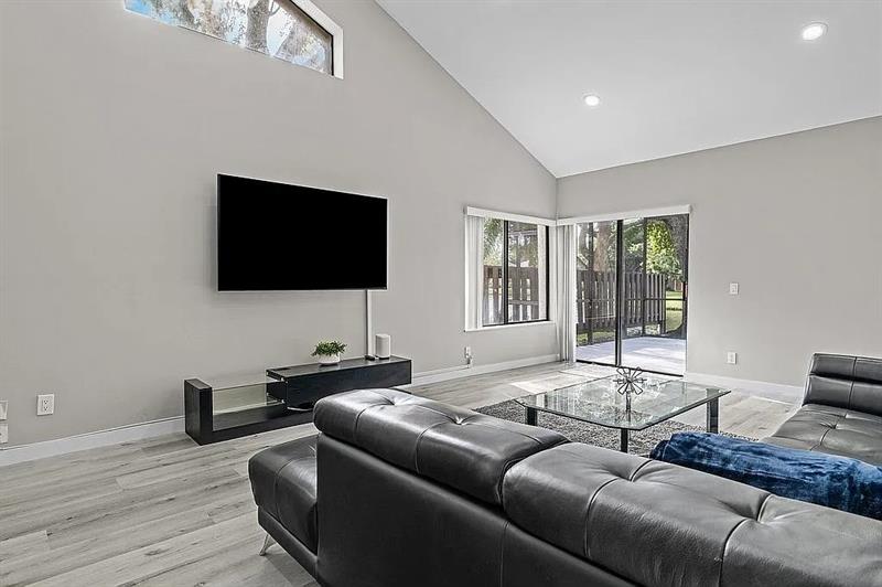 9370 SW 1st Street Plantation FL 33324