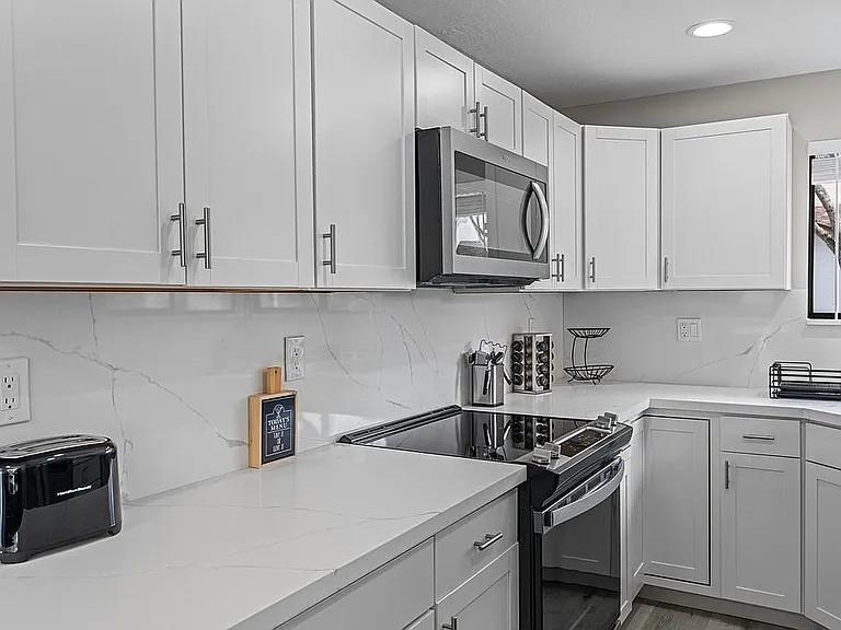 9370 SW 1st Street Plantation FL 33324