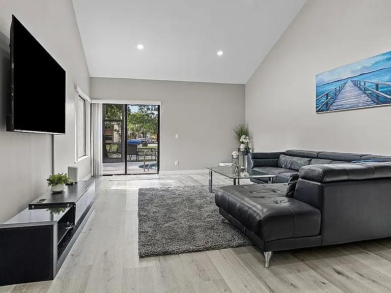 9370 SW 1st Street Plantation FL 33324