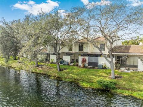 1225 NW 98th Terrace Pembroke Pines FL 33024