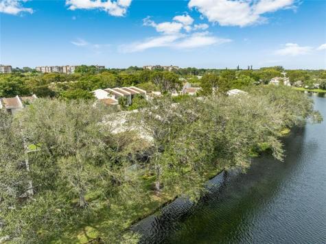 1225 NW 98th Terrace Pembroke Pines FL 33024