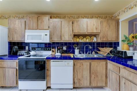 1225 NW 98th Terrace Pembroke Pines FL 33024