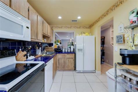 1225 NW 98th Terrace Pembroke Pines FL 33024