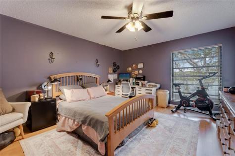 1225 NW 98th Terrace Pembroke Pines FL 33024