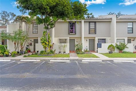 1225 NW 98th Terrace Pembroke Pines FL 33024