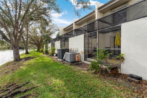 1225 NW 98th Terrace Pembroke Pines FL 33024