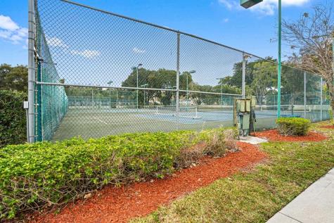 4620 W Mcnab Road Pompano Beach FL 33069